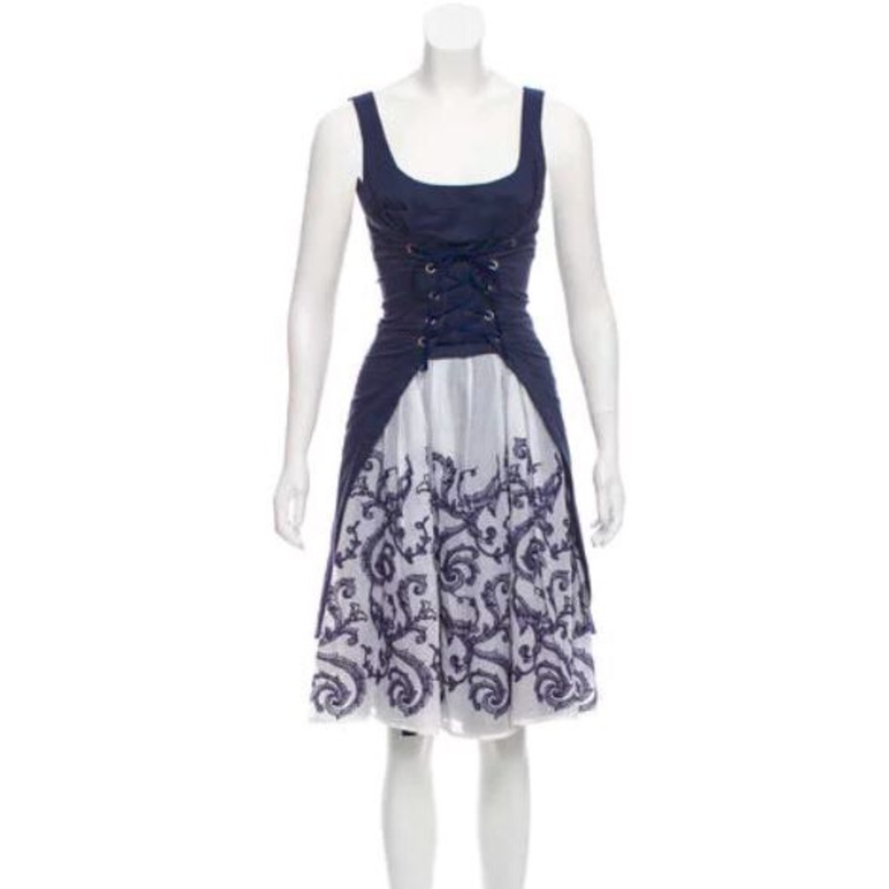 Save the Queen Dress Like New